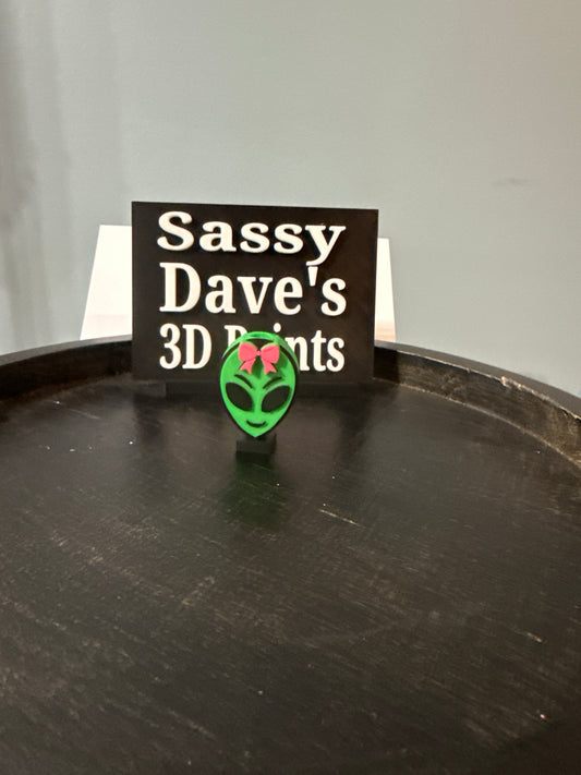 Alien with bow topper