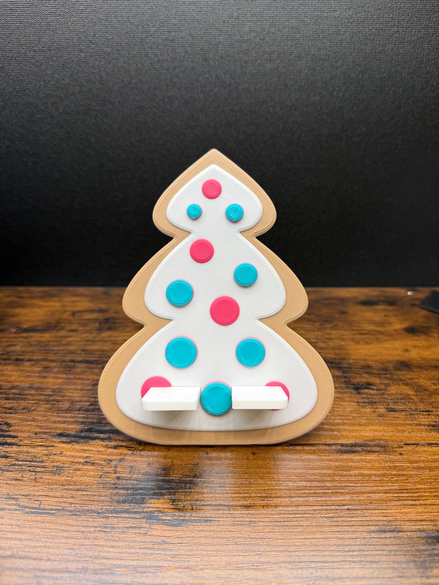 Tree cookie phone stand