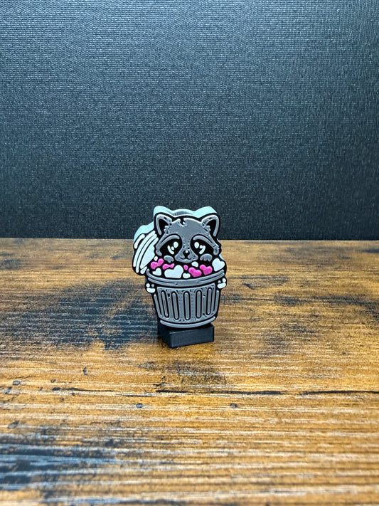 Raccoon trash topper