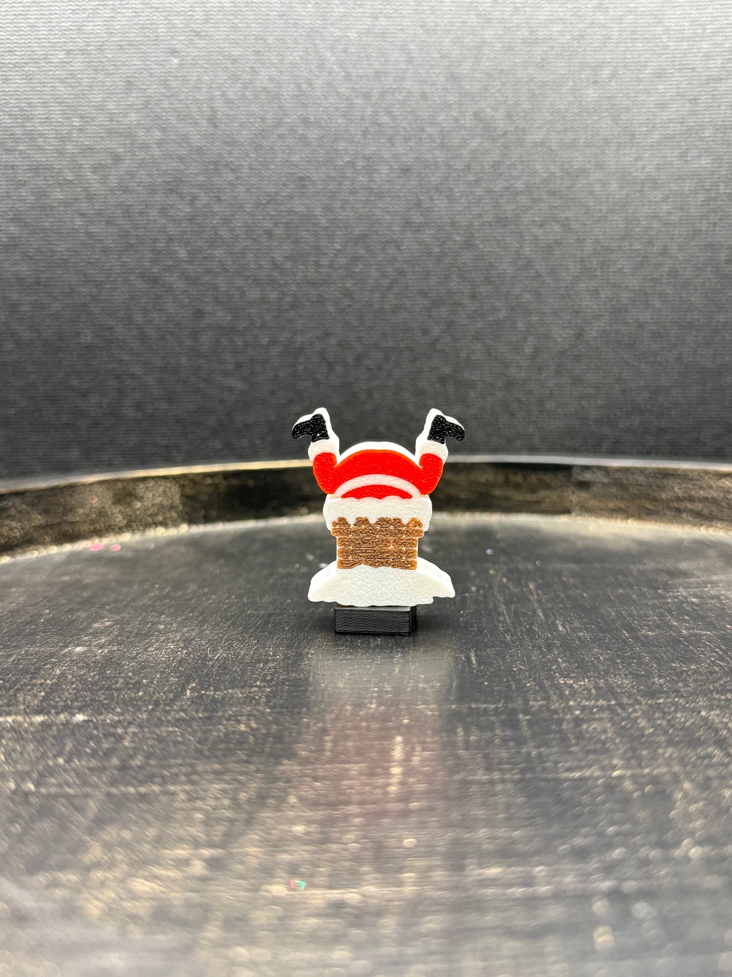 Stanta Stuck in Chimney Topper
